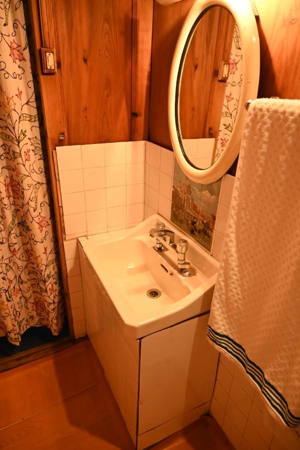 Kings Houseboats Hotel Srinagar  Ngoại thất bức ảnh
