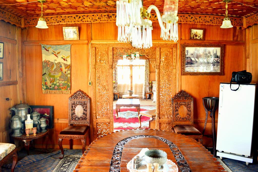Kings Houseboats Hotel Srinagar  Ngoại thất bức ảnh
